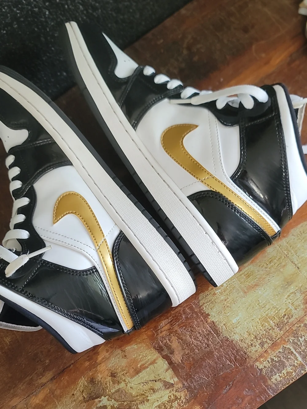 Nike Air Jordan 1 Mid SE 